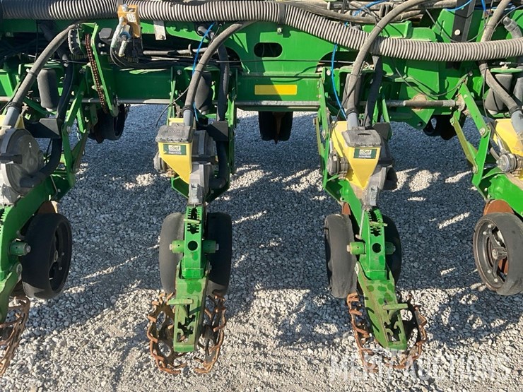 2009-john-deere-1770nt-image-21