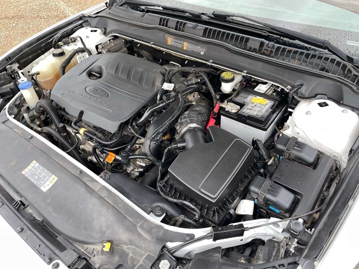 2018-ford-fusion-4-door-sedan-(166,897-miles)-image-7