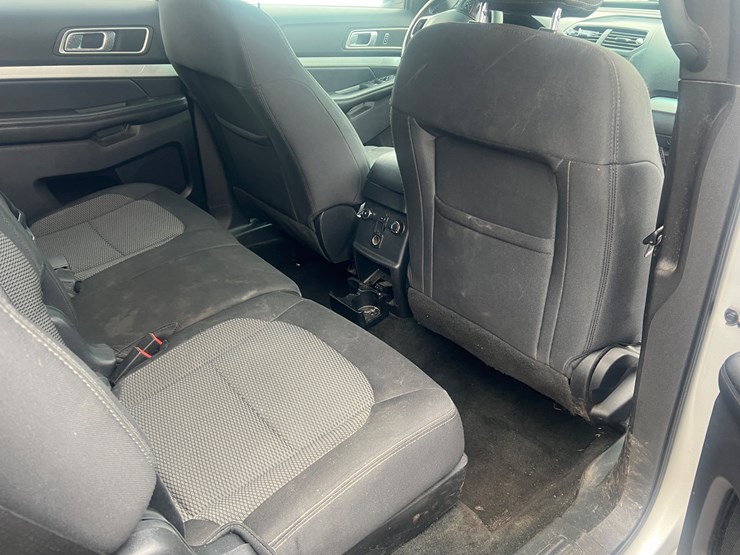 2016-ford-explorer-xlt-image-15