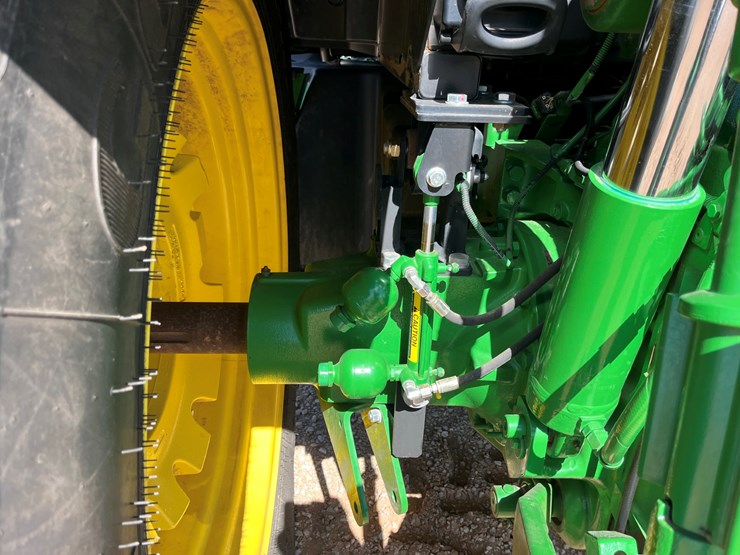 2015-john-deere-6145r-image-17