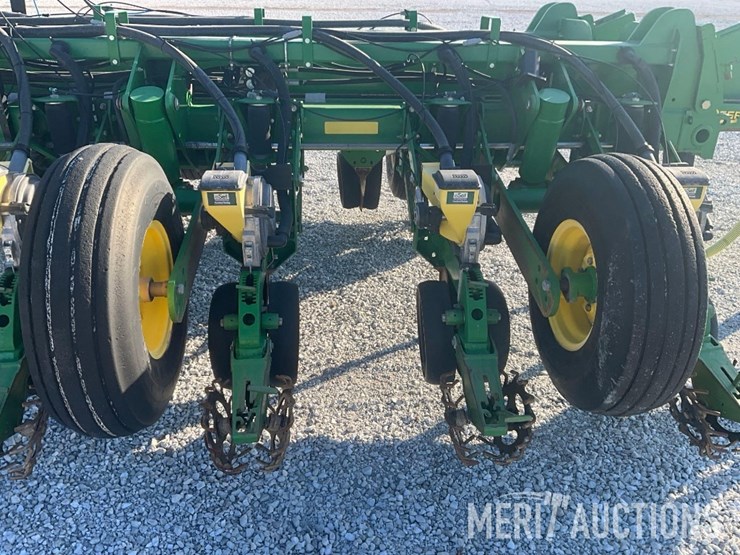 2009-john-deere-1770nt-image-43