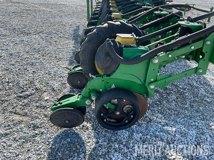 2022-john-deere-dr16-image-37