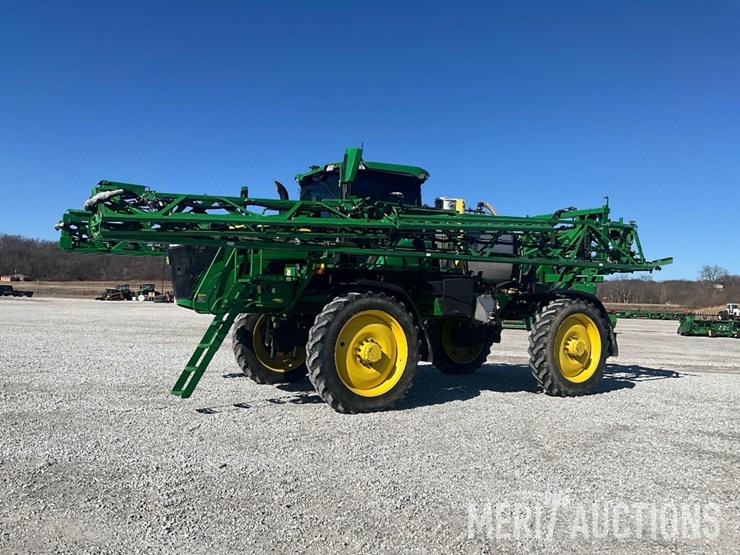 2022-john-deere-410r-image-1