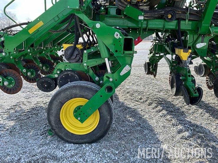 2022-john-deere-1795-image-31