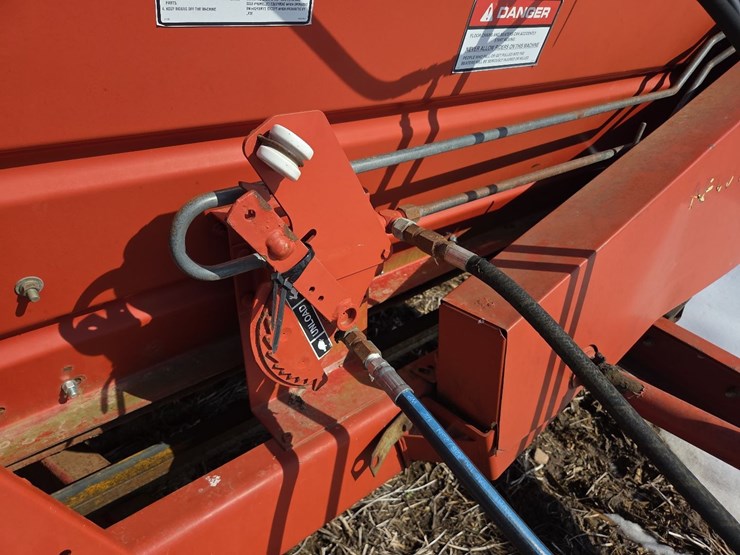 new-holland-195-image-8