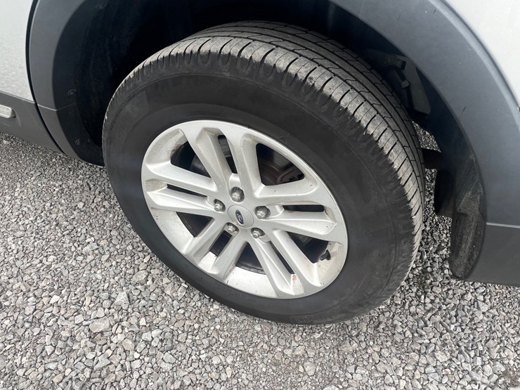 2016-ford-explorer-xlt-image-5