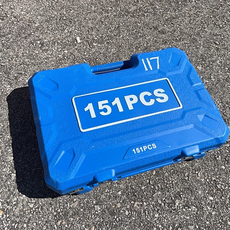 NEW SOCKET WRENCH SET NEW SUPPORT EQUIPMENT