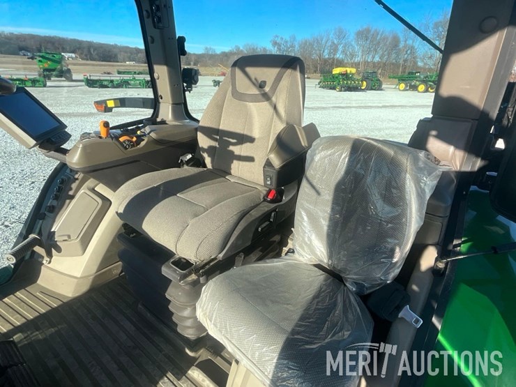 2023-john-deere-8r-310-image-34