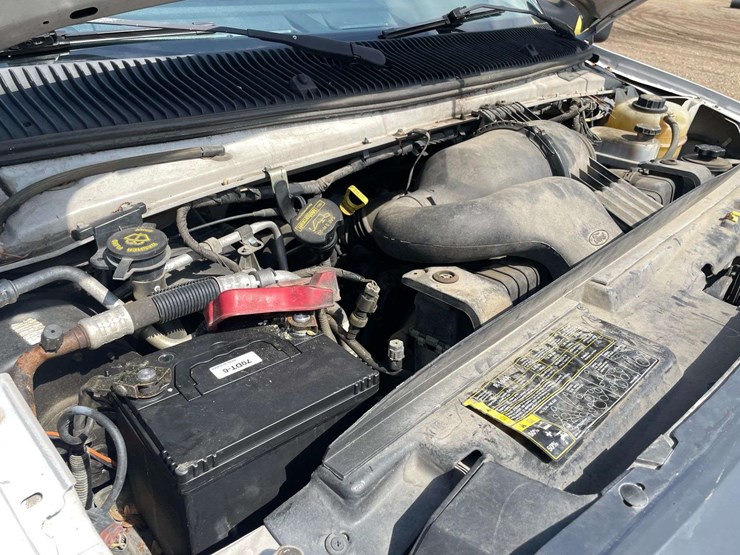 2014-ford-cargo-image-8