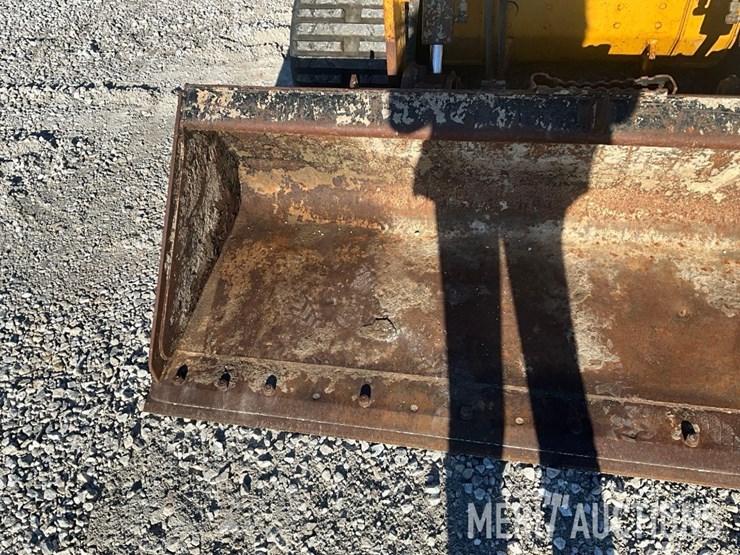 2015-caterpillar-259d-image-10