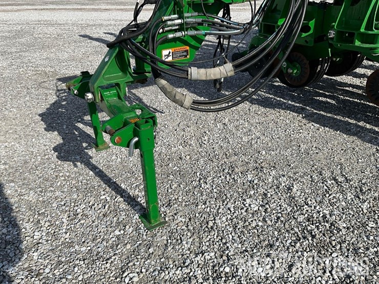 2022-john-deere-1795-image-11