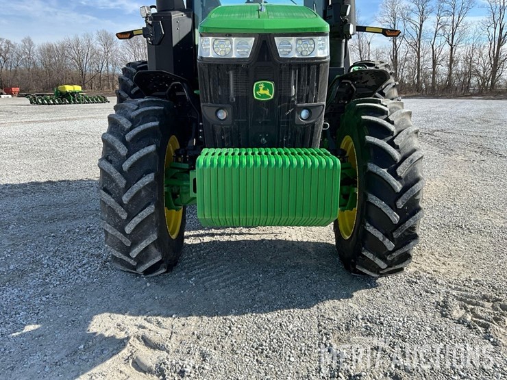 2022-john-deere-7r-210-image-10