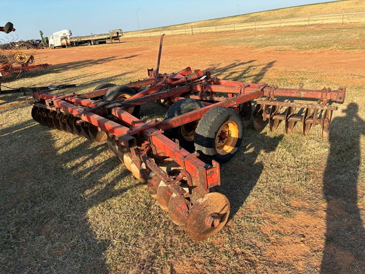 massey-ferguson-620-image-5