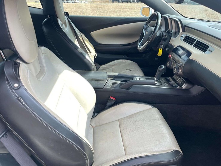 2012-chevrolet-camaro-2-door-coupe-(152,885-miles)-image-17