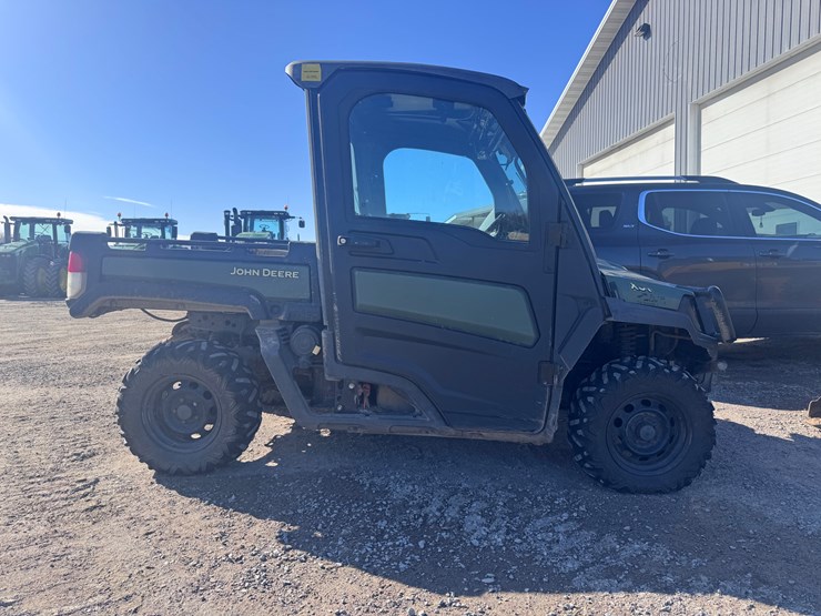 #4085-•-john-deere-xuv835-image-2