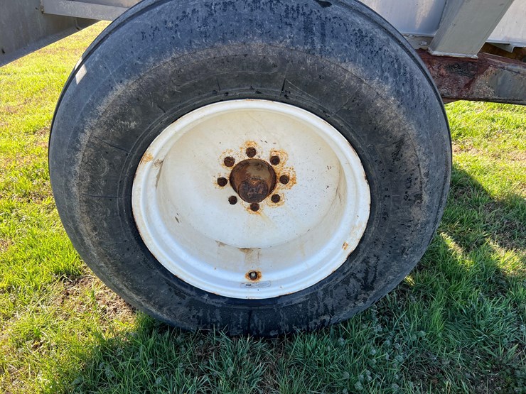 adams-high-clearance-5-ton-spreader-image-22