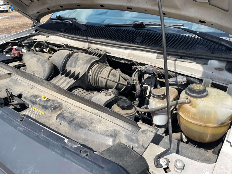 2014-ford-cargo-image-7