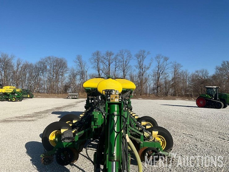 2009-john-deere-1770nt-image-9