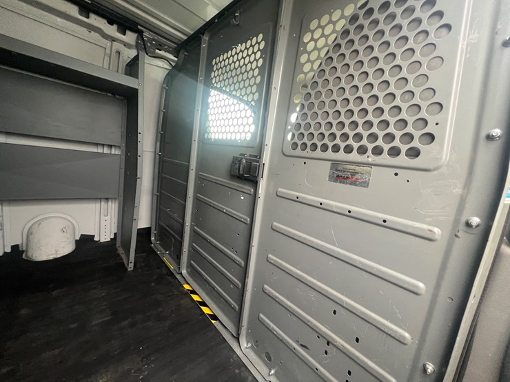 2012-chevrolet-express-g2500-image-18