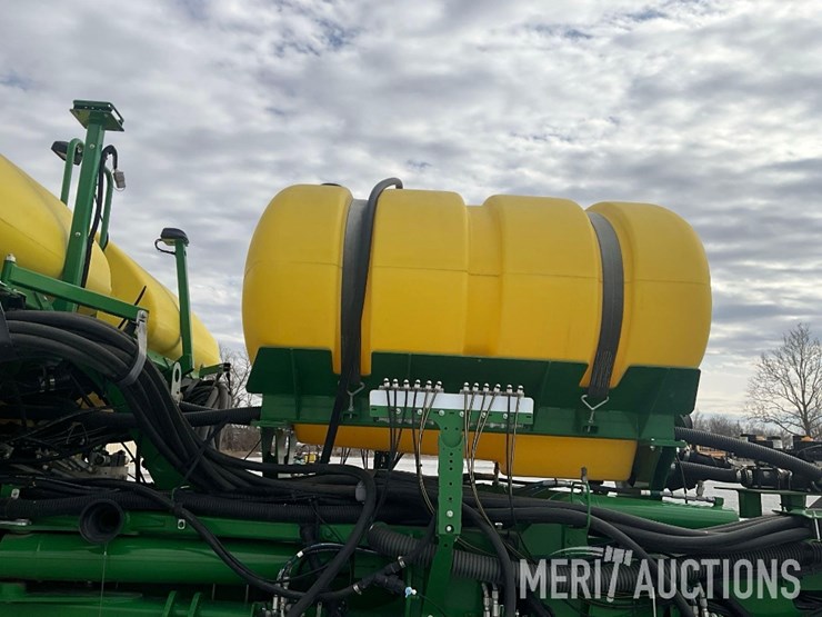 2019-john-deere-1775nt-image-34