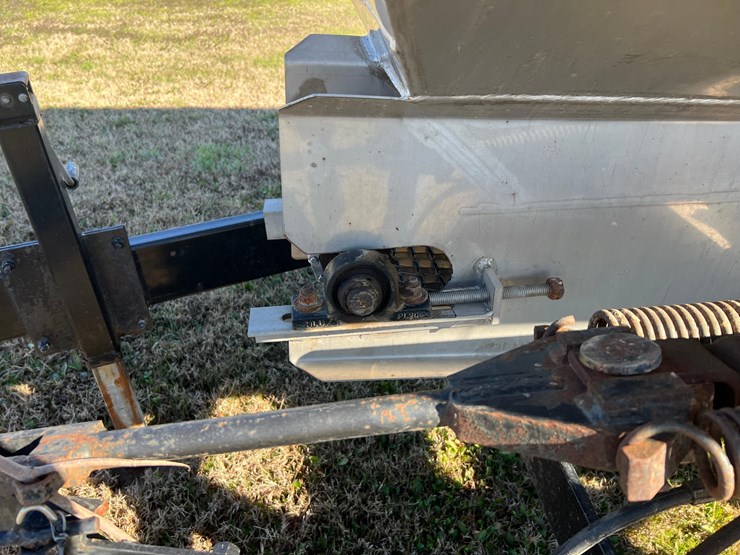 adams-5-ton-fertilizer-spreader-image-23