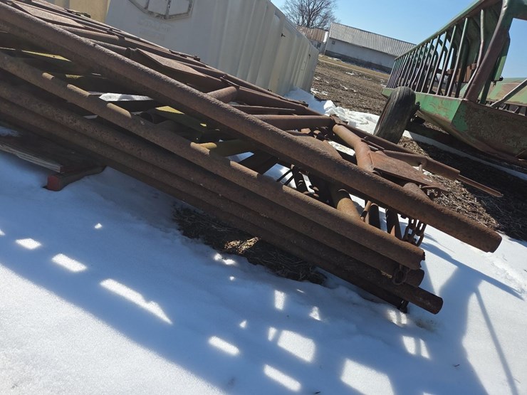 (6)-5-head-cattle-headlocks-image-3