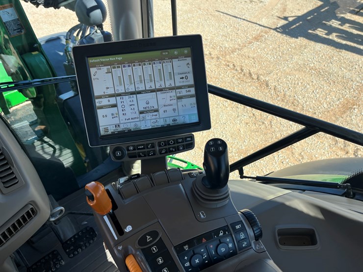 2015-john-deere-6145r-image-24