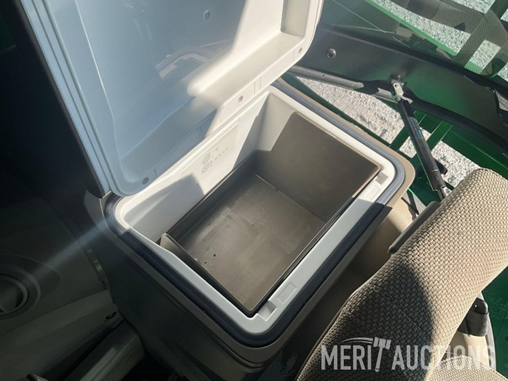 2022-john-deere-410r-image-38