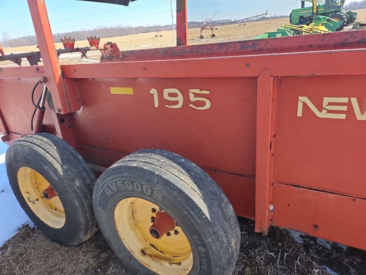 new-holland-195-image-11