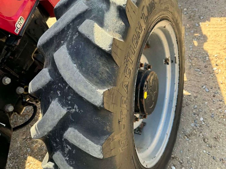 2020-mahindra-6075-image-12