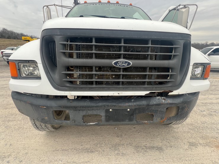 2000-ford-f650-image-10