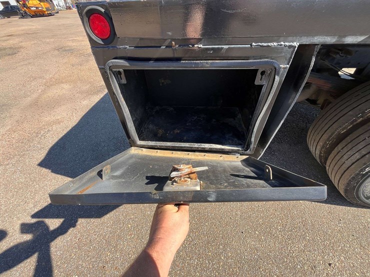 2014-dodge-ram-5500-image-30