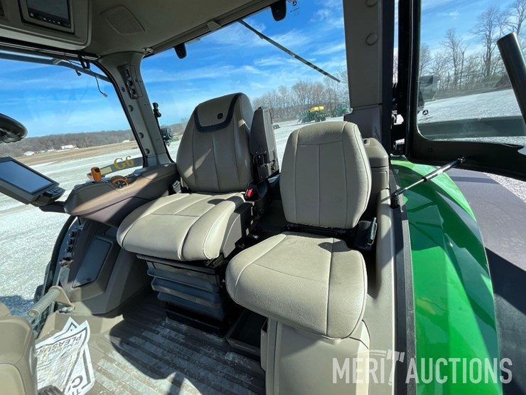 2022-john-deere-7r-210-image-40