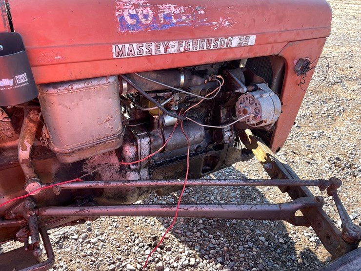 #1018-•-massey-ferguson-mf35-image-13