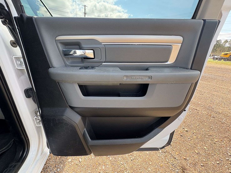 2019-dodge-ram-1500-image-15