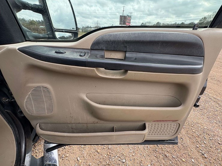 2005-ford-f350-image-22