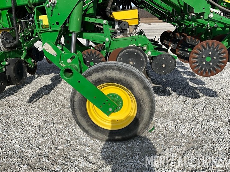 2022-john-deere-1795-image-22