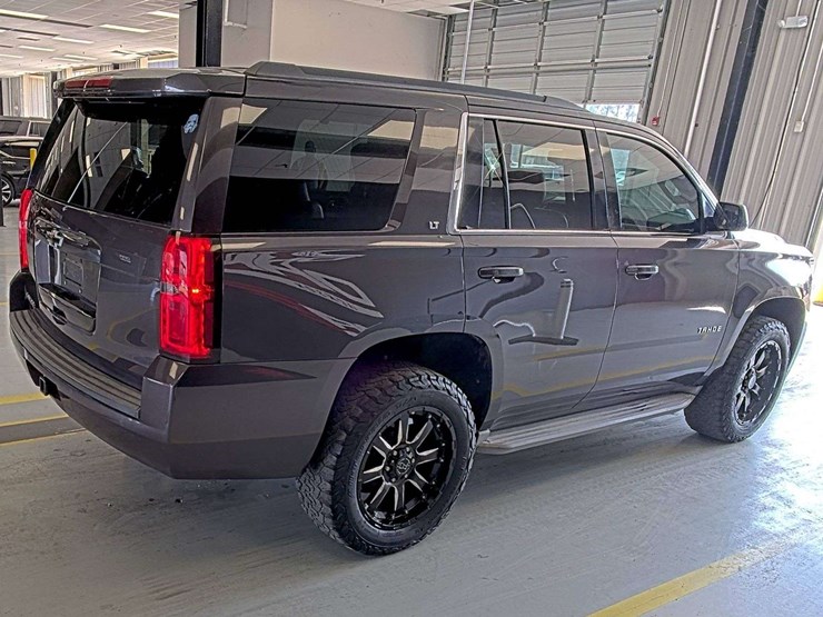 2015-chevrolet-tahoe-lt-image-1
