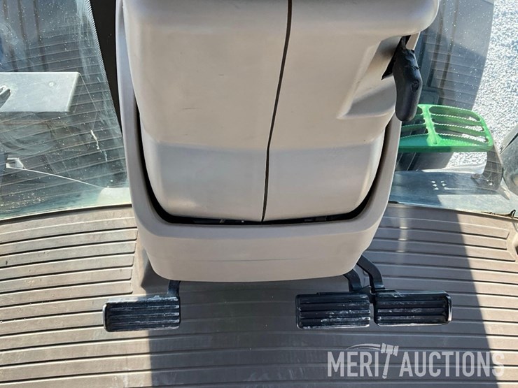 2014-john-deere-7230r-image-39