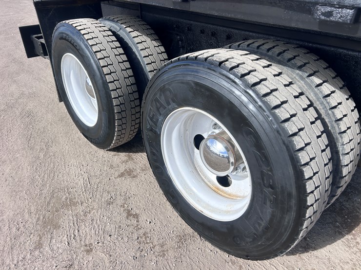 #1679-•-2003-kenworth-flatbed-truck-image-21