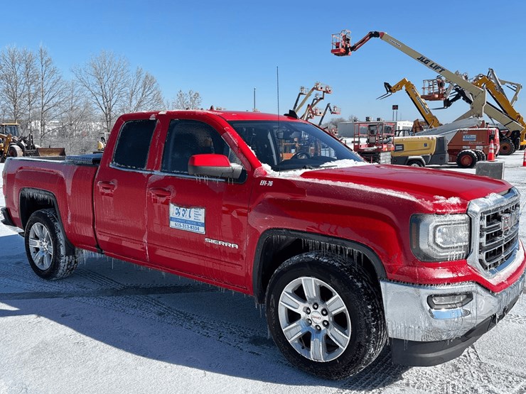 2017-gmc-sierra-1500-sle-image-1