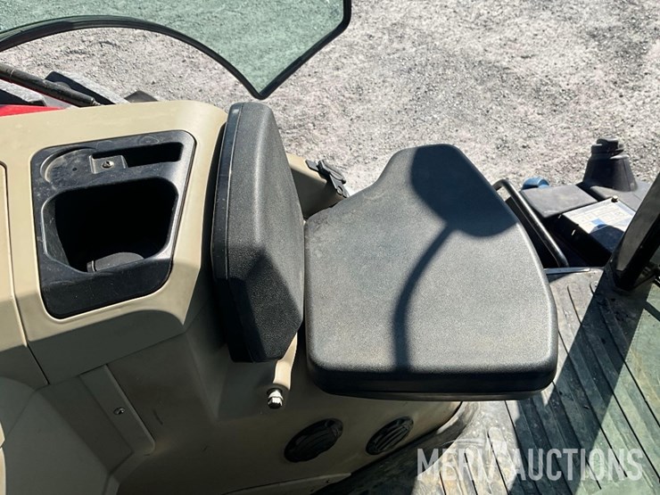 2014-massey-ferguson-8650-image-44