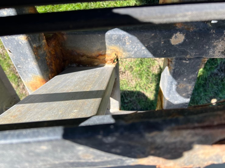 adams-high-clearance-5-ton-spreader-image-24