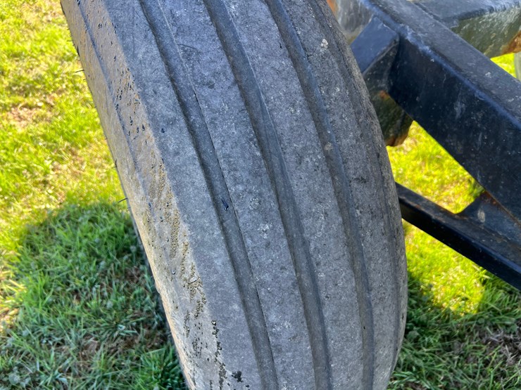 adams-high-clearance-5-ton-spreader-image-19