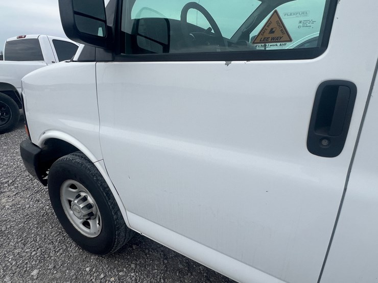 2012-chevrolet-express-g2500-image-7