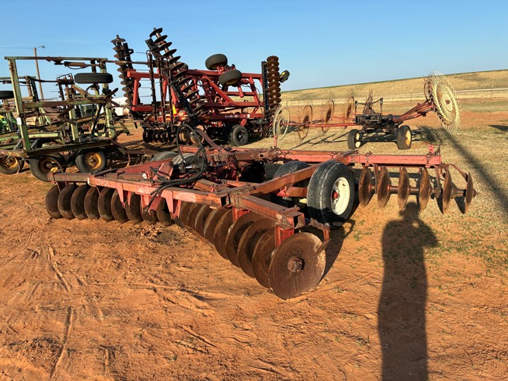 massey-ferguson-620-image-2