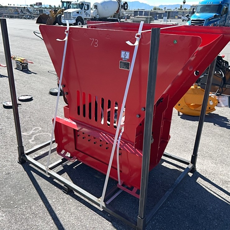 NEW GIYI BLOCK CRUSHER SKID STEER ATTACHMENT