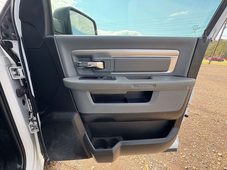 2019-dodge-ram-1500-image-17