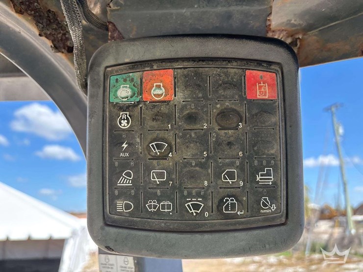 2014-deere-650k-lgp-image-26