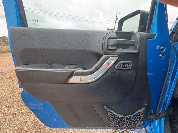 2014-jeep-wrangler-image-10